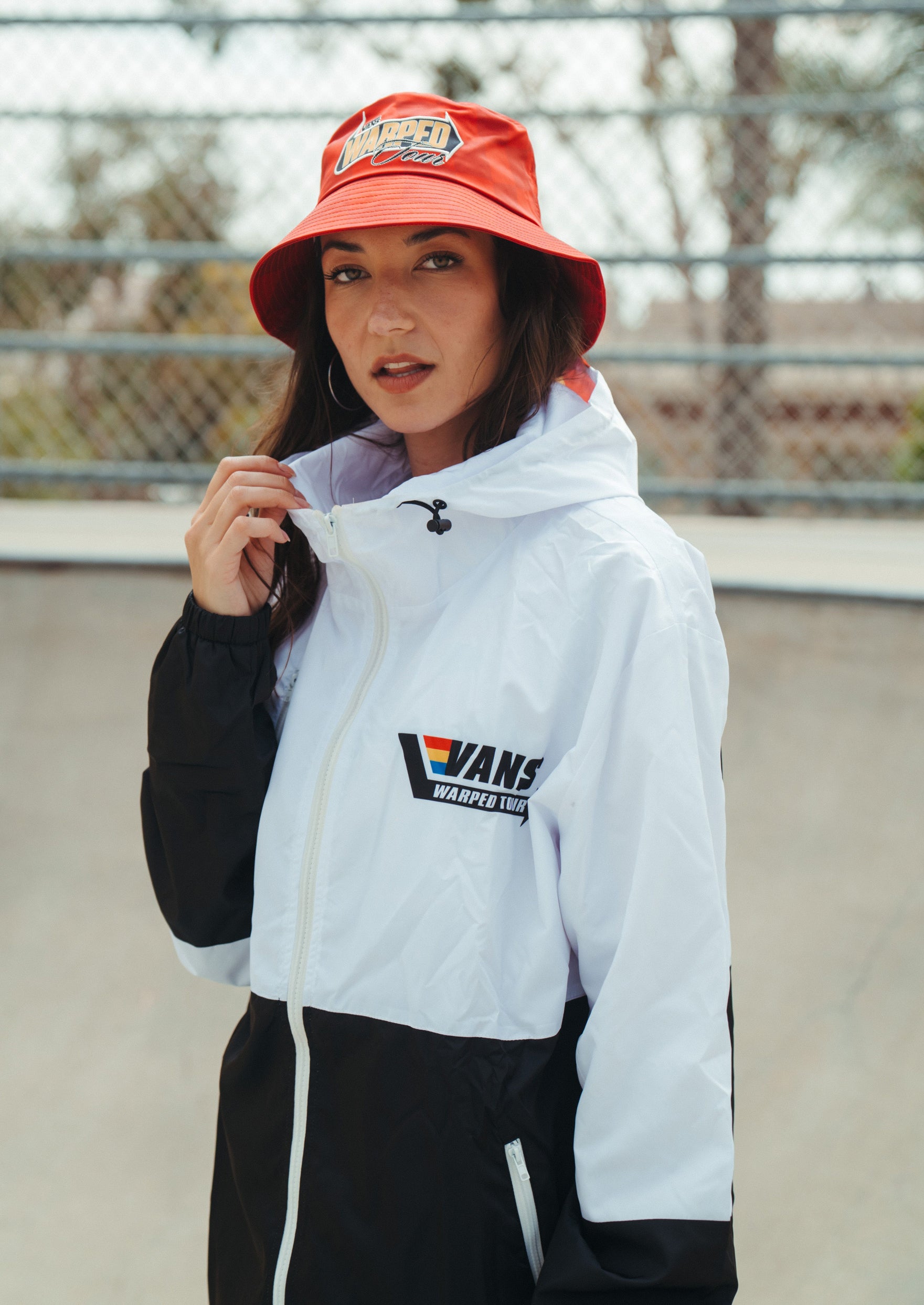 VAN jacketヴィンテージトレイ Retro Film White Windbreaker – Vans Warped Tour